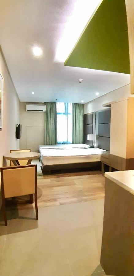 Studio Unit Condo At Antel Serenity Suites Makati Manila Exterior foto