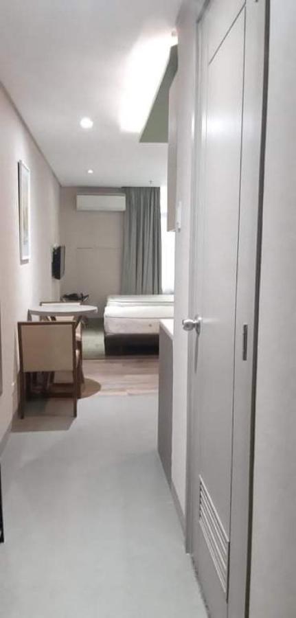 Studio Unit Condo At Antel Serenity Suites Makati Manila Exterior foto