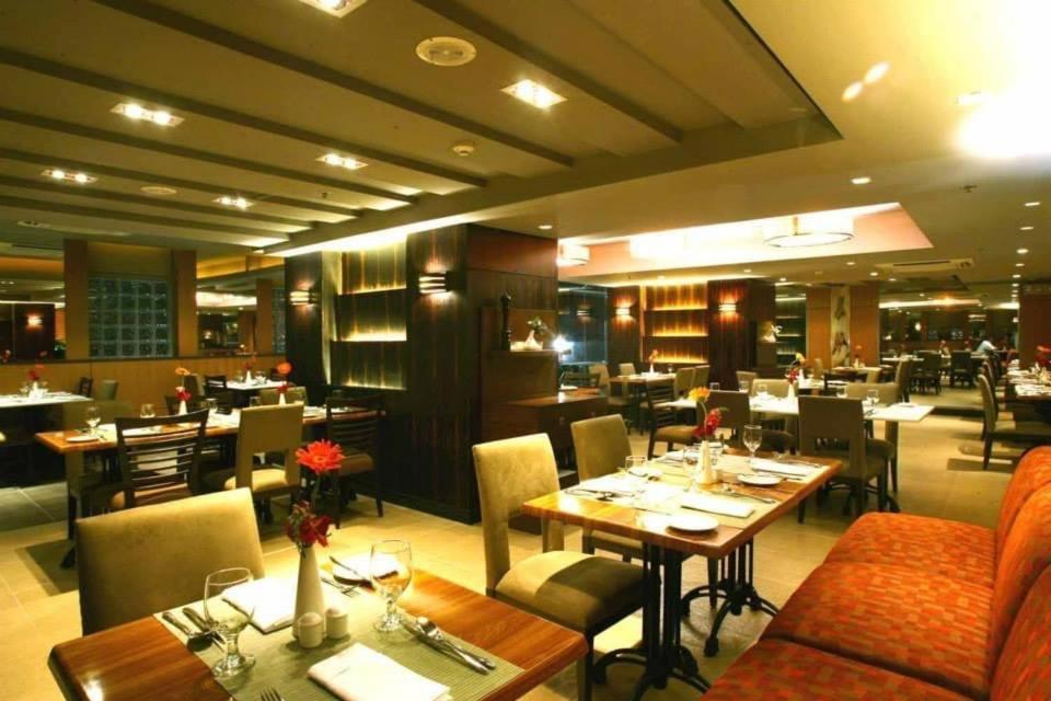 Studio Unit Condo At Antel Serenity Suites Makati Manila Exterior foto